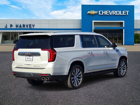 Used 2021 GMC Yukon XL Denali w/ Denali Premium Package AWD/4WD image 6