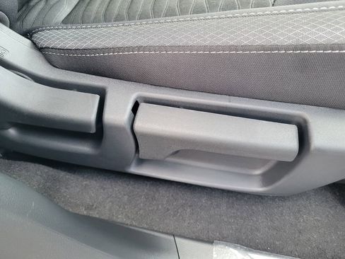 New 2025 Nissan Pathfinder SV w/ SV Premium Package image 38