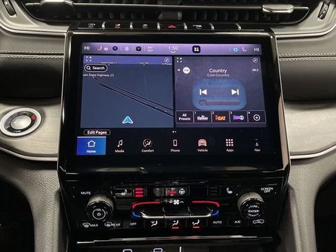 New 2025 Jeep Grand Cherokee L Limited w/ Trailer Tow Package image 9