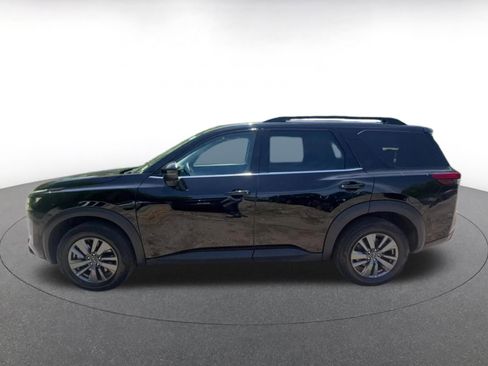 Used 2025 Nissan Pathfinder SV FWD image 9