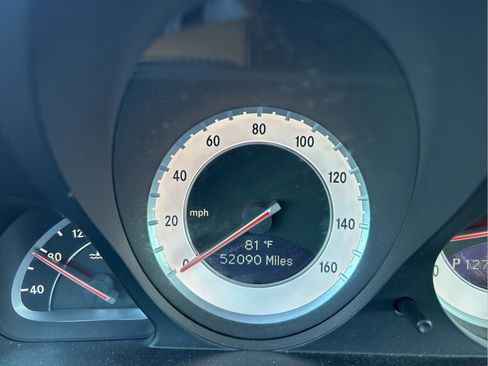 Used 2011 Mercedes-Benz SL 550 image 29