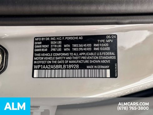 Used 2024 Porsche Macan image 39