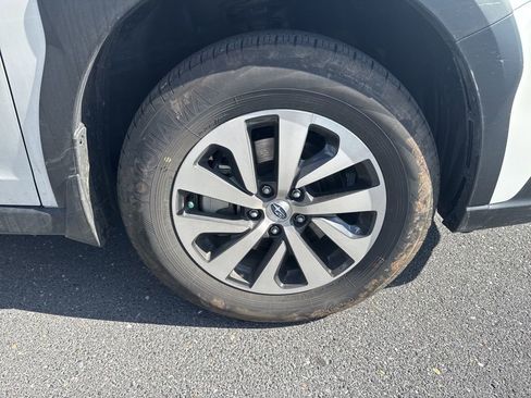 Certified 2025 Subaru Outback Premium image 10