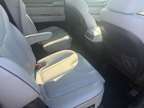 Used 2024 Hyundai Palisade SEL w/ Premium Package FWD image 14