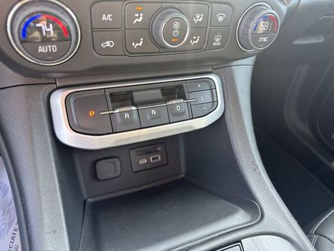 Used 2023 GMC Acadia SLT w/ Elevation Edition AWD/4WD image 16