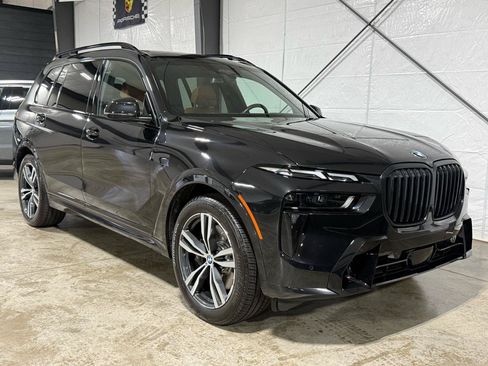 Used 2023 BMW X7 xDrive40i w/ M Sport Package AWD/4WD image 7