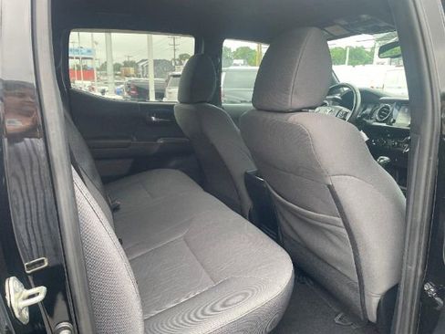 Used 2017 Toyota Tacoma TRD Off-Road w/ Tow Package (A/T) image 23