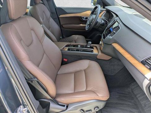 Used 2024 Volvo XC90 B5 Plus w/ Protection Package Premier AWD/4WD image 23
