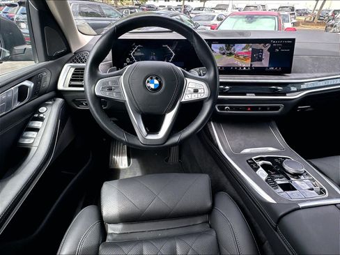 Used 2026 BMW X7 xDrive40i w/ Premium Package AWD/4WD image 11