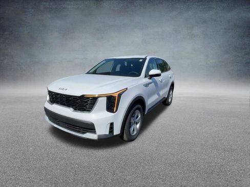 Used 2025 Kia Sorento LX image 8