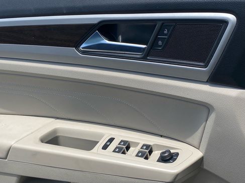 Certified 2023 Volkswagen Atlas SE w/ Panoramic Sunroof Package AWD/4WD image 14