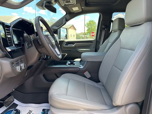 New 2025 GMC Sierra 3500 SLT w/ SLT Premium Package AWD/4WD image 6
