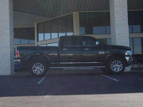 Used 2016 RAM 2500 Limited AWD/4WD image 2