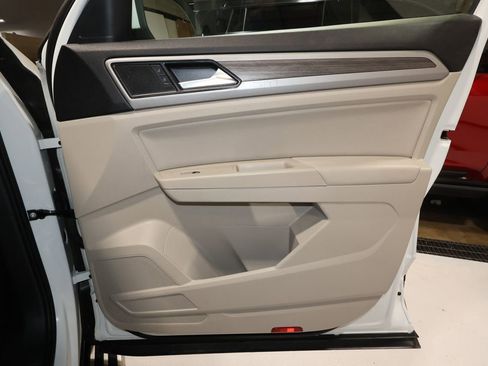 Used 2021 Volkswagen Atlas SEL image 17