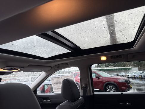 New 2025 Nissan Pathfinder Platinum image 19