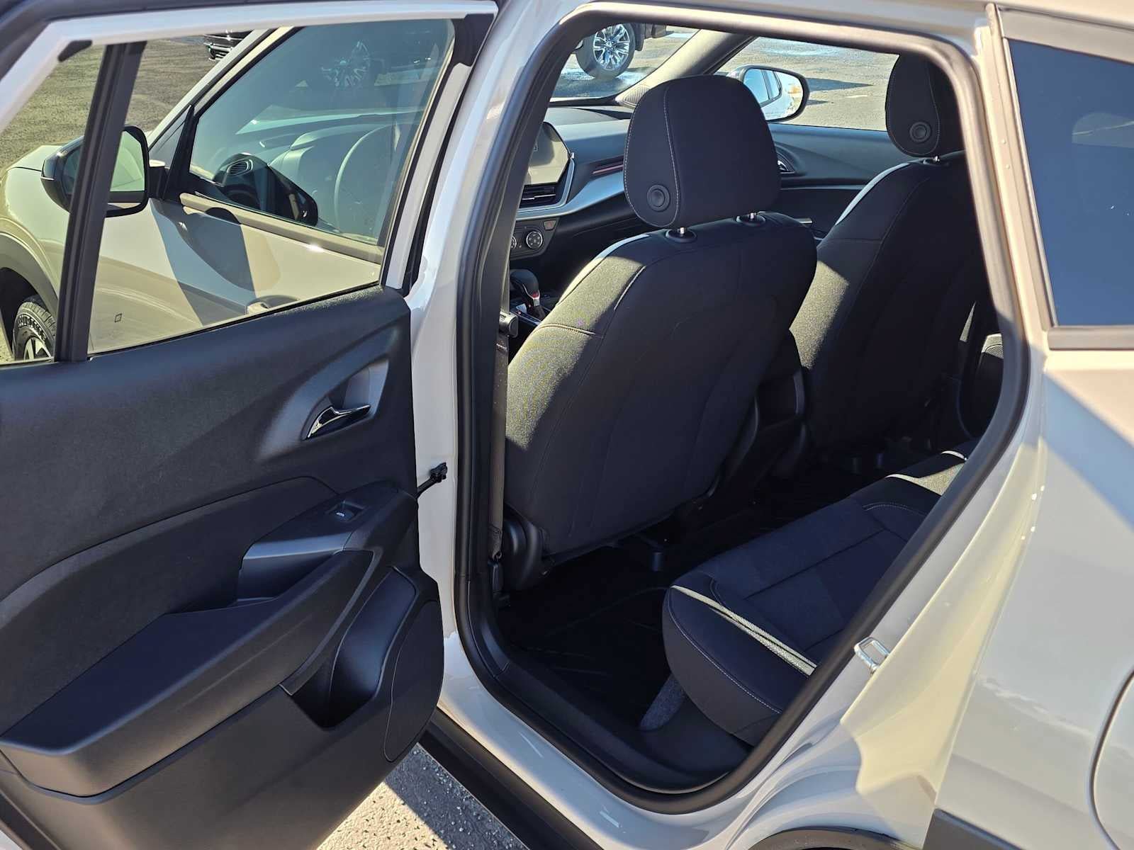 Certified 2026 Chevrolet Trax RS w/ Sunroof Package FWD image 15