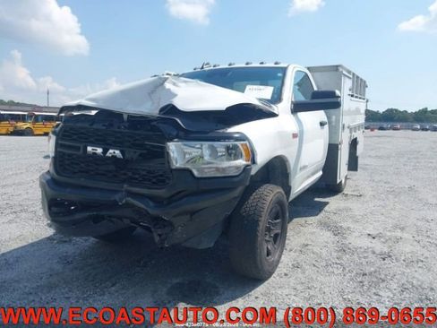 Used 2022 RAM 3500 Tradesman w/ Safety Group image 4
