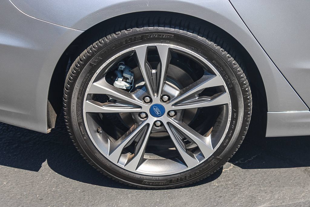 Used 2020 Ford Fusion Titanium FWD image 10