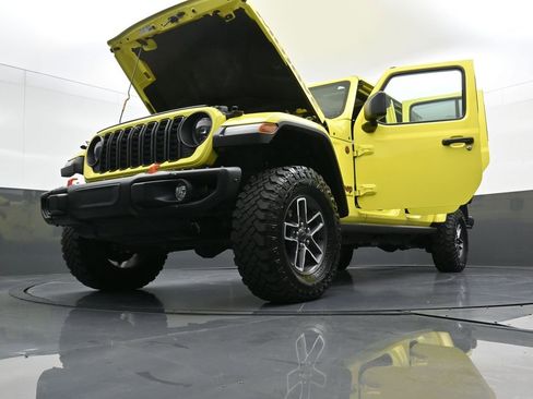 Used 2024 Jeep Gladiator Mojave image 38