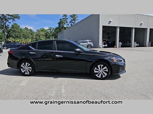 Used 2024 Nissan Altima 2.5 S FWD image 36