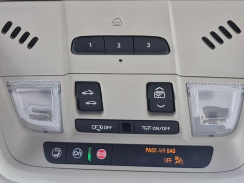 Used 2024 GMC Terrain Denali w/ Denali Premium Package AWD/4WD image 6