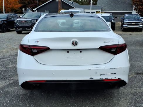 Used 2022 Alfa Romeo Giulia Ti image 6