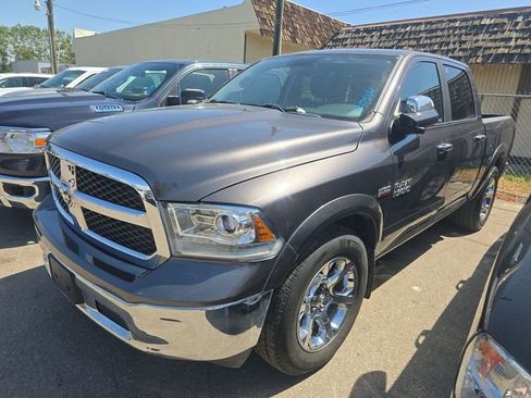 Used 2017 RAM 1500 Laramie AWD/4WD image 1