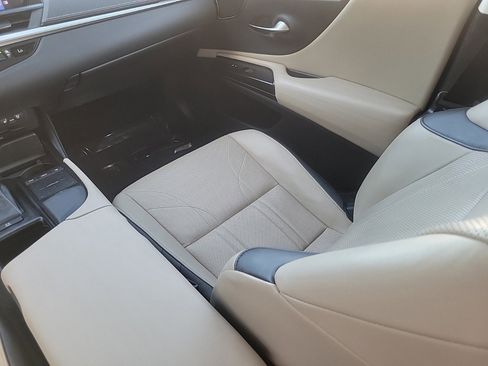 Used 2020 Lexus ES 350 Ultra Luxury image 15