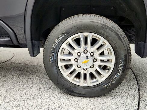 Used 2023 Chevrolet Silverado 2500 High Country image 9