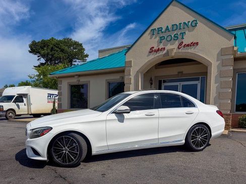 Used 2019 Mercedes-Benz C 300 Sedan image 3
