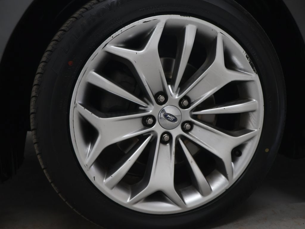 Used 2019 Ford Taurus Limited FWD image 31