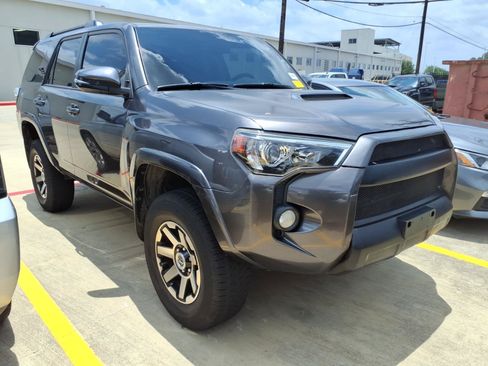 Used 2018 Toyota 4Runner TRD Off-Road Premium AWD/4WD image 3