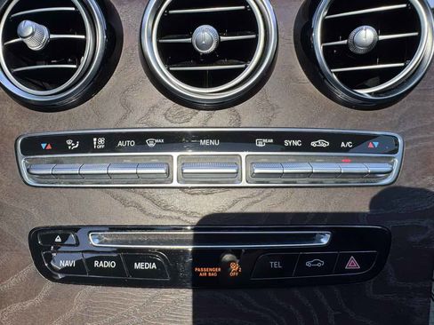 Used 2019 Mercedes-Benz GLC 300 4MATIC w/ AMG Line image 17