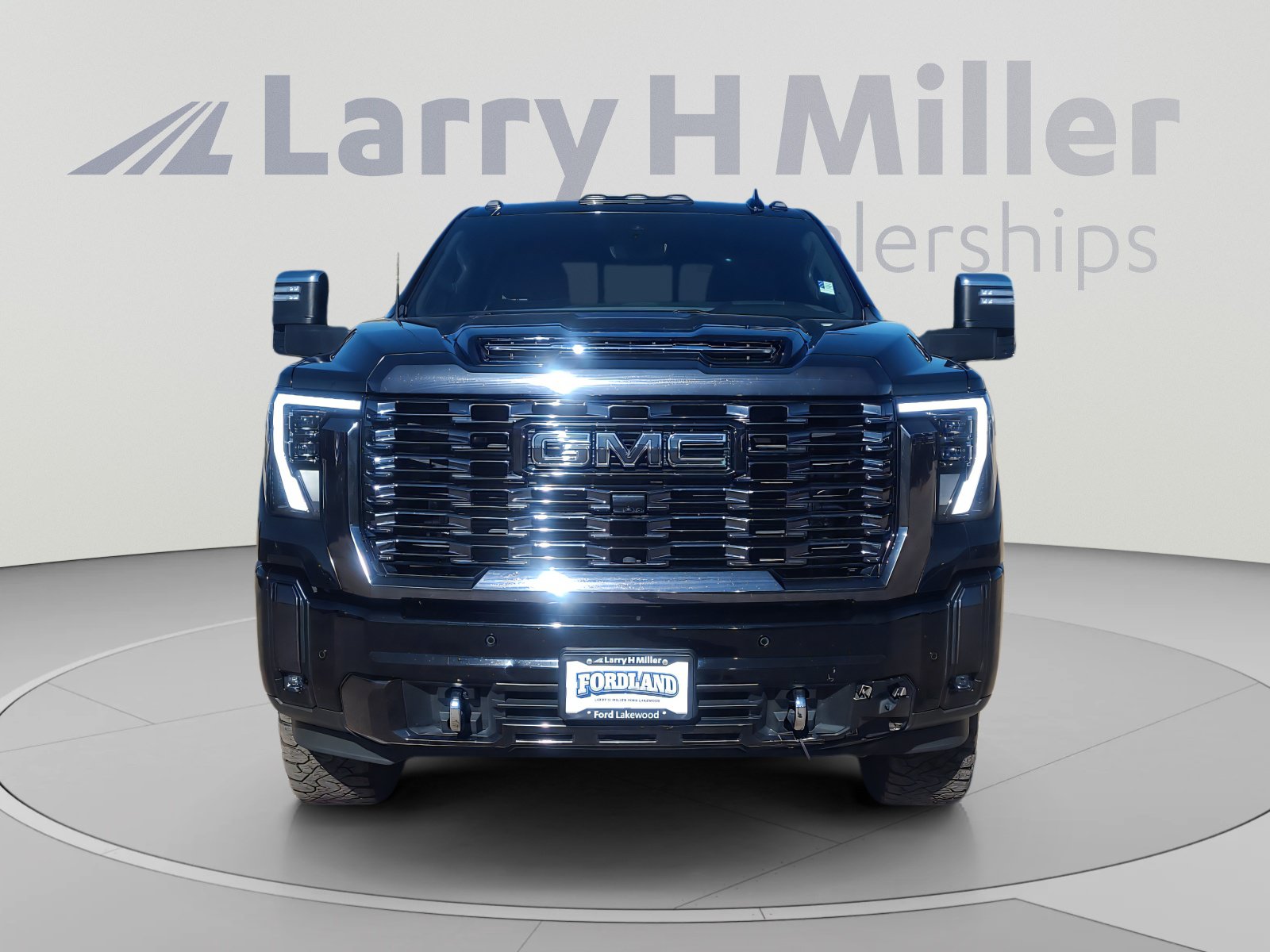 Used 2024 GMC Sierra 2500 Denali Ultimate w/ LPO, GMC Protection Package AWD/4WD image 8