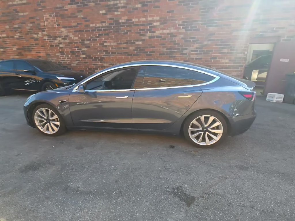 Used 2020 Tesla Model 3 Standard Range RWD image 4