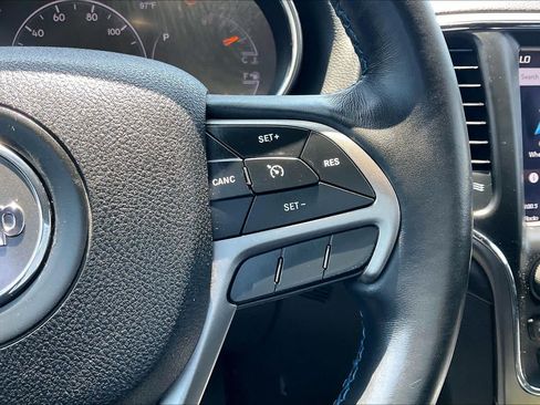 Used 2018 Jeep Grand Cherokee Laredo AWD/4WD image 24