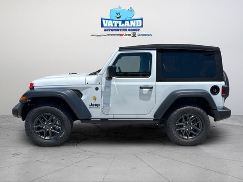 Used 2024 Jeep Wrangler Sport AWD/4WD image 2