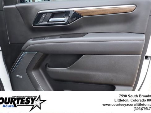 Used 2025 Chevrolet Tahoe High Country AWD/4WD image 42