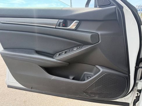 Used 2018 Honda Accord Sport image 19