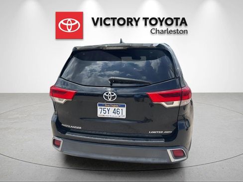 Used 2018 Toyota Highlander Limited AWD/4WD image 8