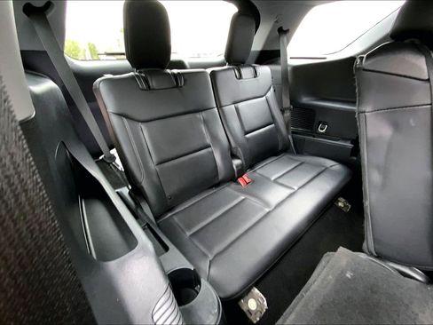 Used 2023 Ford Explorer XLT w/ Equipment Group 202A image 30