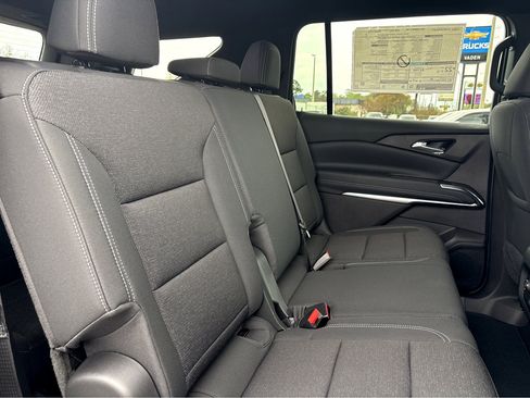 New 2026 Chevrolet Traverse LT image 15