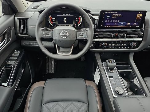 New 2026 Nissan Pathfinder Platinum AWD/4WD image 9