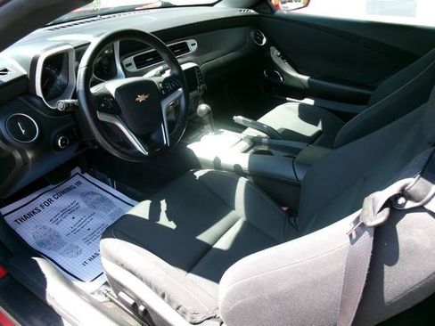 Used 2015 Chevrolet Camaro LT RWD image 7