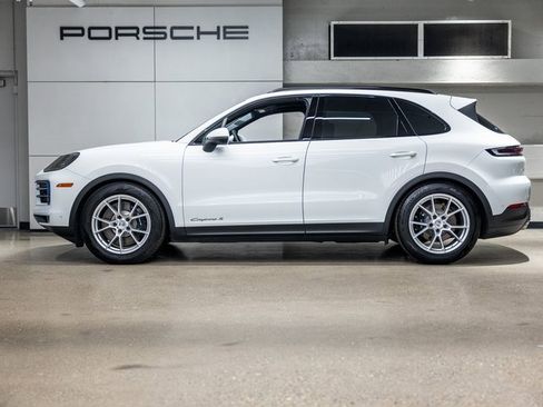 Used 2025 Porsche Cayenne S image 2