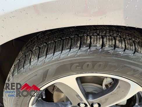 Used 2019 Buick Enclave Essence w/ LPO, Touring Package image 10