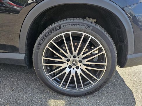 Certified 2024 Mercedes-Benz GLC 300 image 11