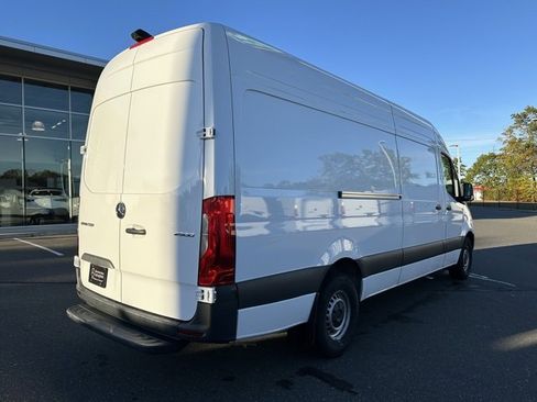 Used 2025 Mercedes-Benz Sprinter 2500 image 7
