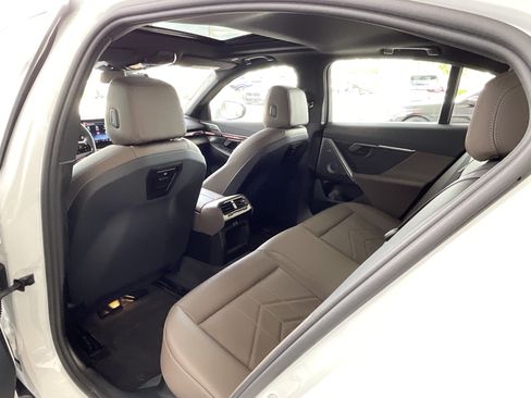 Certified 2025 BMW i5 eDrive40i w/ Premium Package RWD image 24