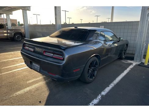 Used 2018 Dodge Challenger SXT Plus image 3
